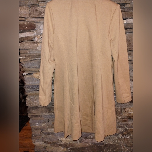 Adorable Cabi love Carol camel colored double-breasted jacket size medium - Picture 6 of 15
